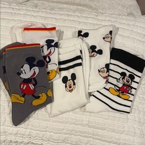 New 5 pair of Disney Mickey socks size 9-11